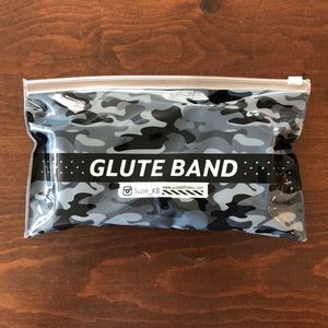 BRAND NEW SuzieB camo glute band